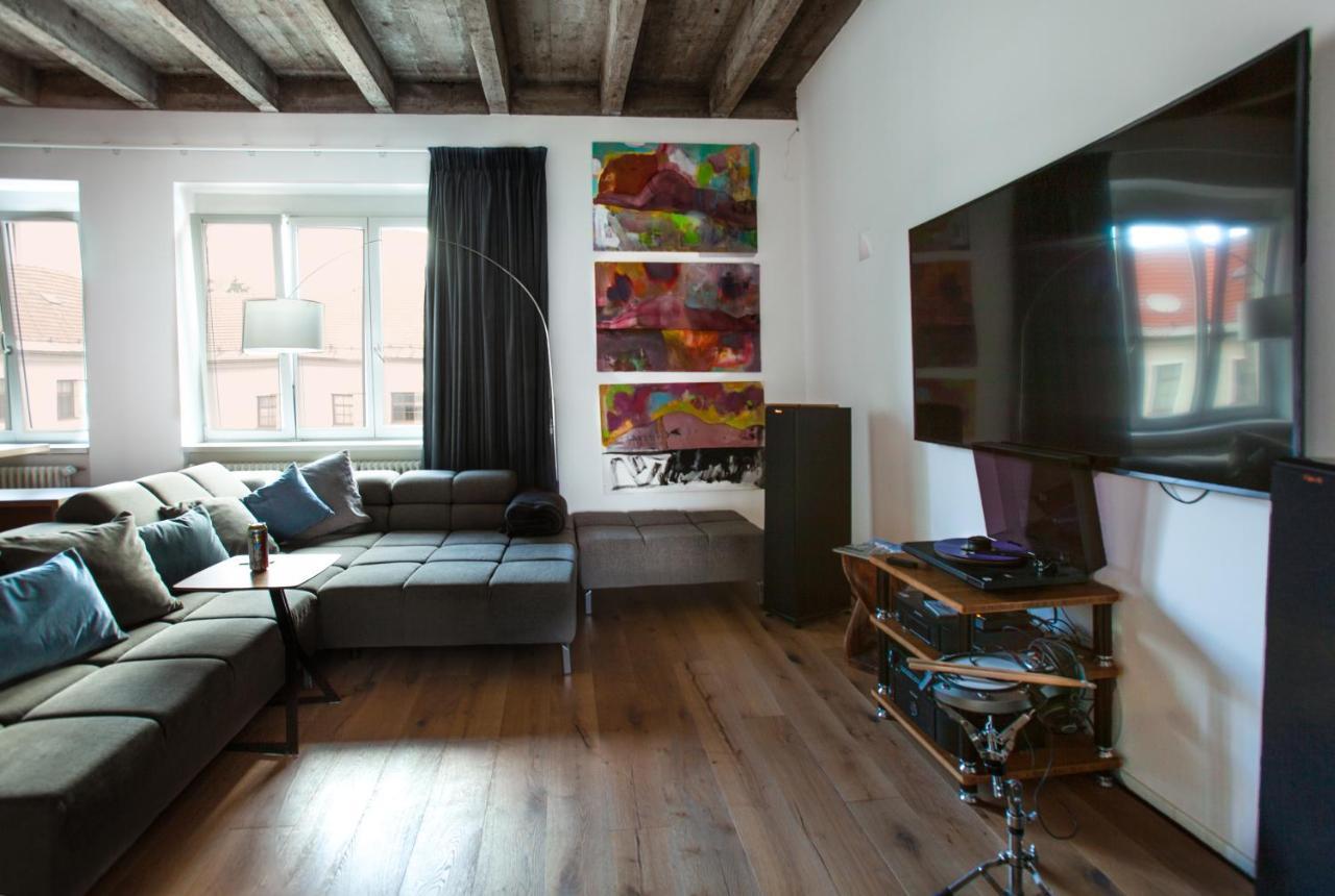 Contemporary Apartment With Fireplace & Terrace Banska Bystrica Ngoại thất bức ảnh