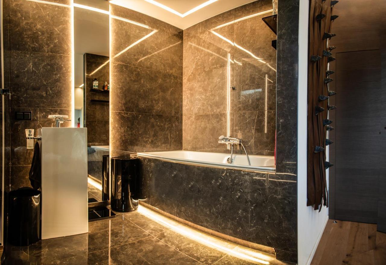 Contemporary Apartment With Fireplace & Terrace Banska Bystrica Ngoại thất bức ảnh