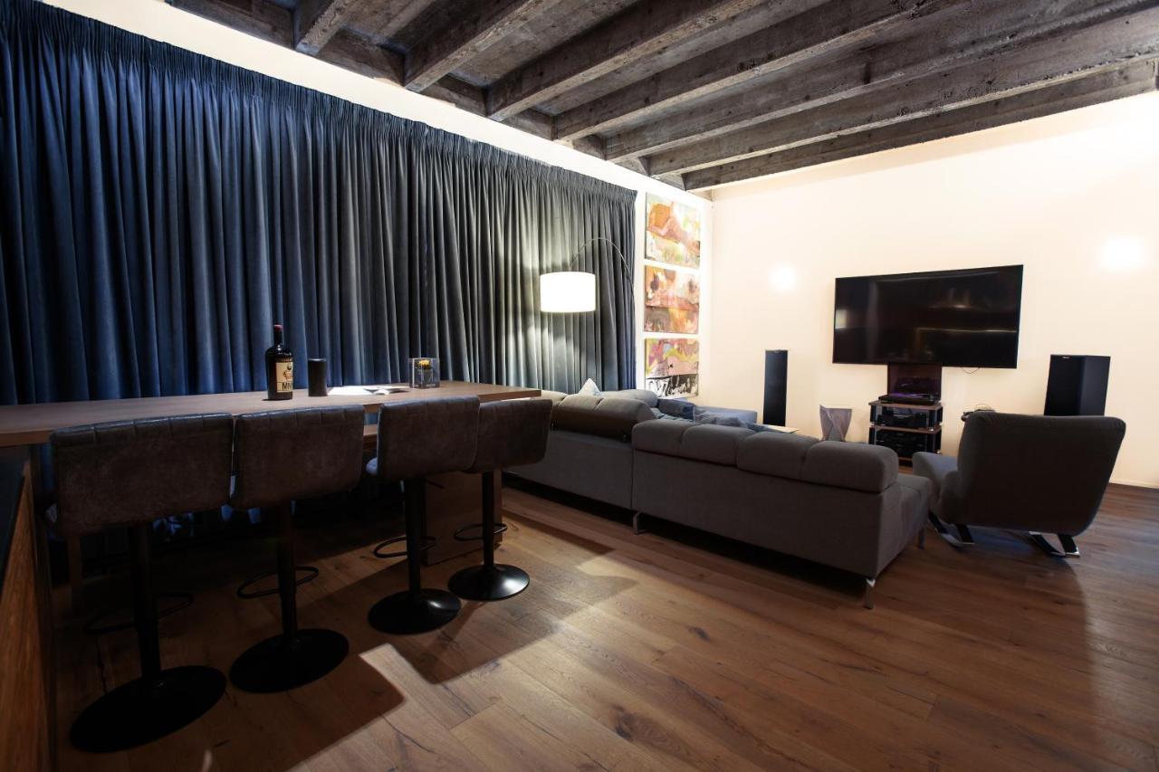 Contemporary Apartment With Fireplace & Terrace Banska Bystrica Ngoại thất bức ảnh
